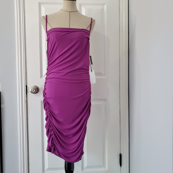 Leith Atrium Atrium Scrunch Bodycon Dress - Picture 2 of 9